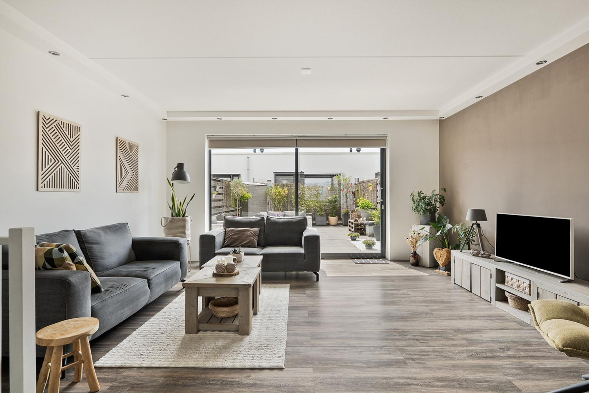 Appartement te koop: Zwijnenburg 9, Barendrecht