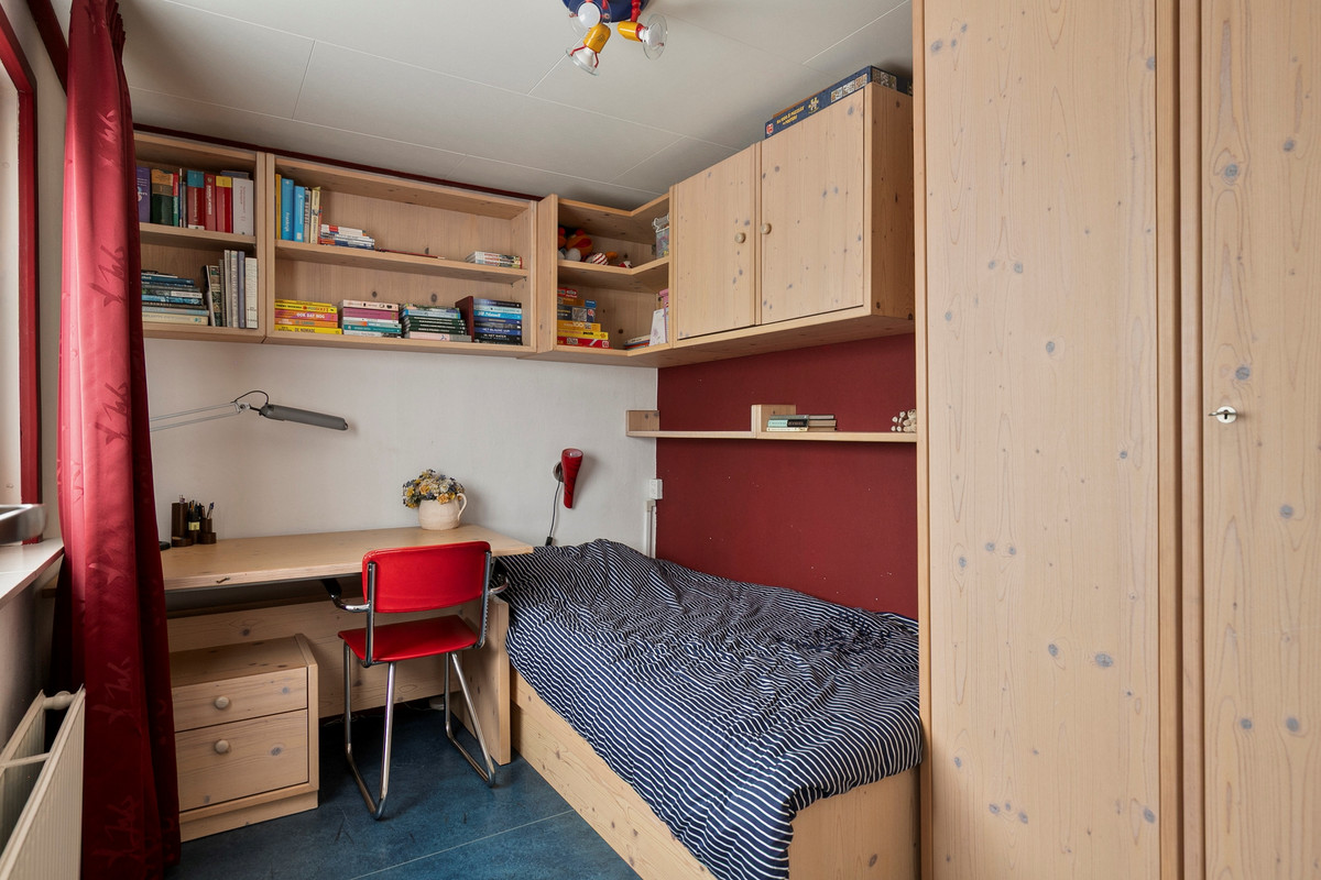 Twee-onder-één-kap te koop: Kanaalzicht 45, Sluiskil