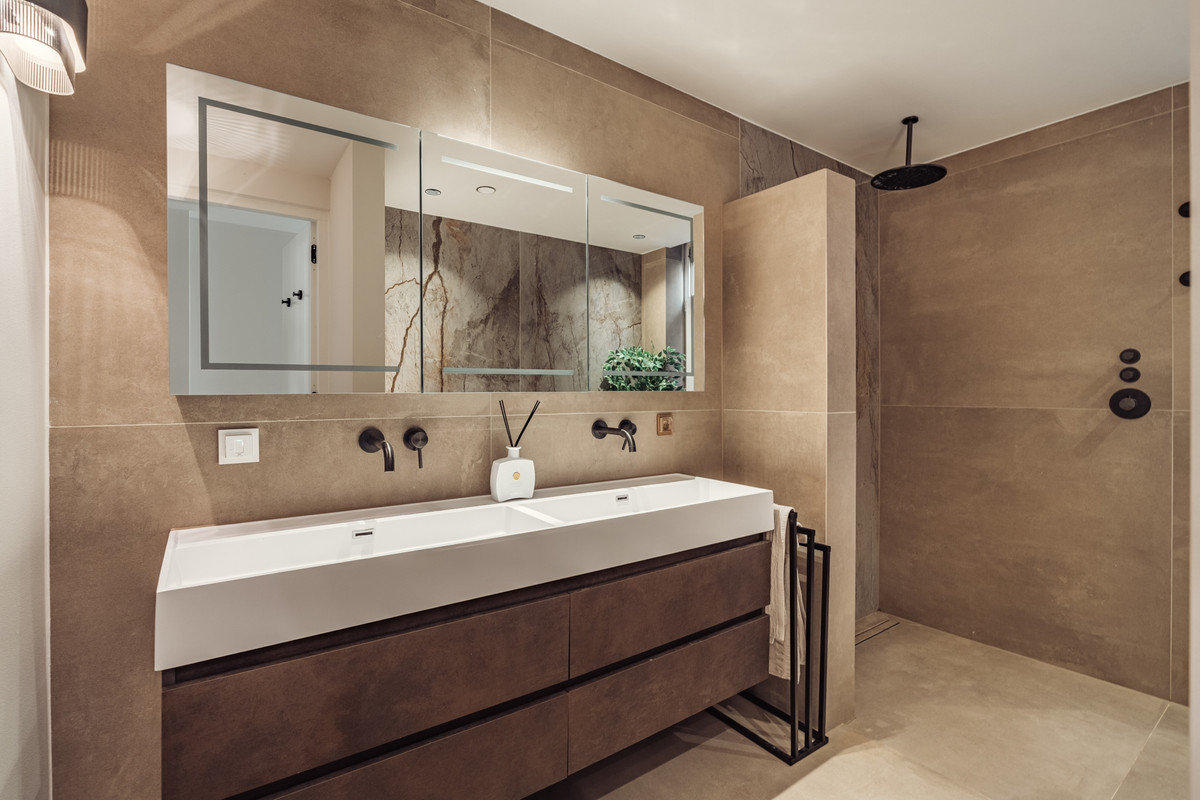 Appartement te koop: Loevestein 131, Amsterdam