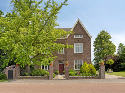 Spoorstraat 2