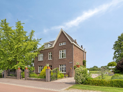 Spoorstraat 2