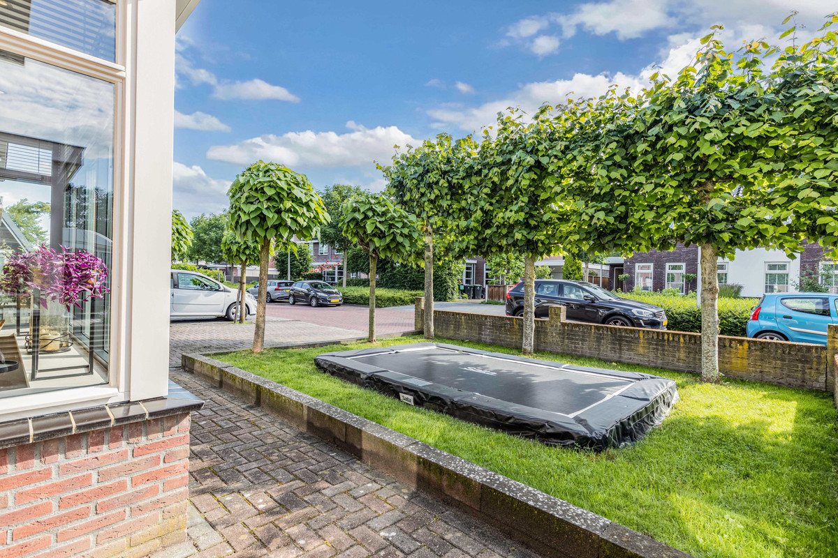 Twee-onder-één-kap te koop: Fleminghage 10, Emmeloord