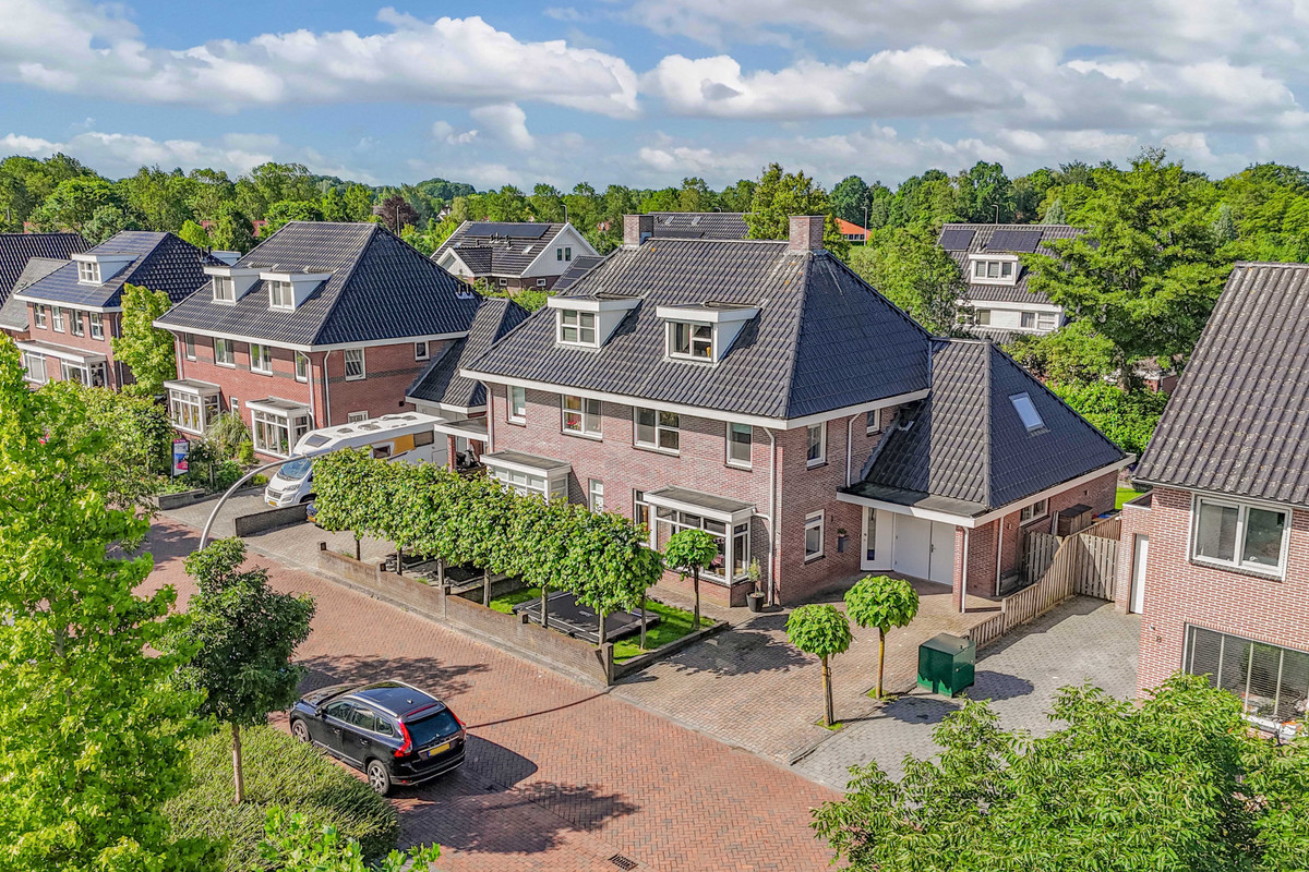Twee-onder-één-kap te koop: Fleminghage 10, Emmeloord