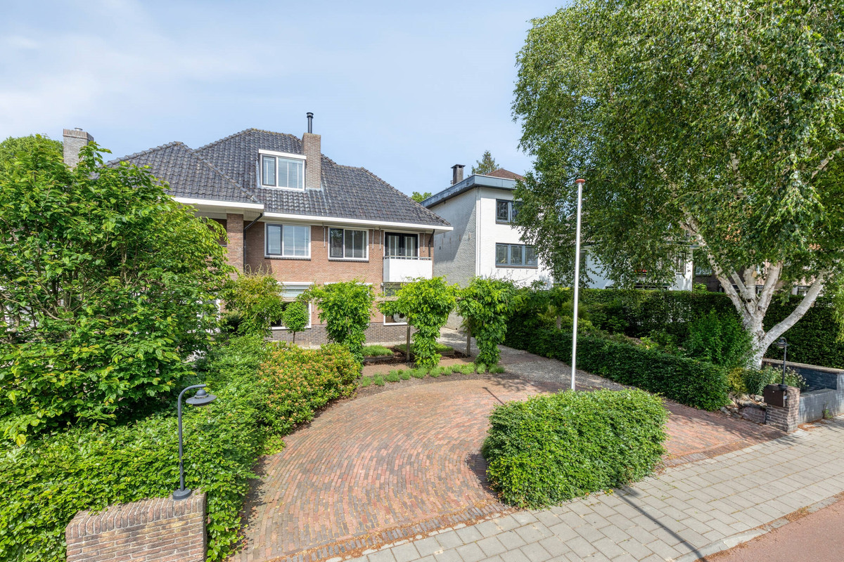 Twee-onder-één-kap te koop: Kerkewijk 102, Veenendaal