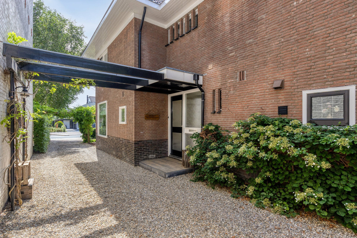 Twee-onder-één-kap te koop: Kerkewijk 102, Veenendaal