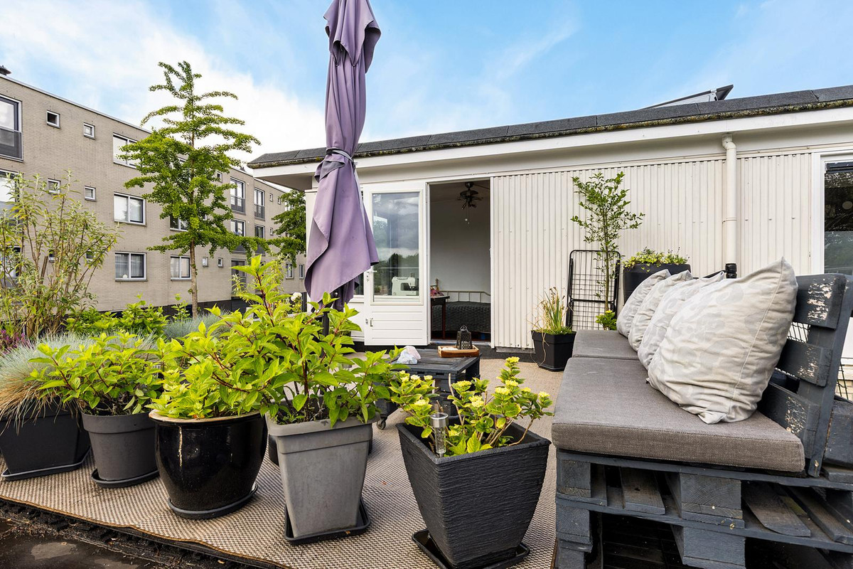 Tussenwoning te koop: H.J. Algrastraat 10, Amsterdam