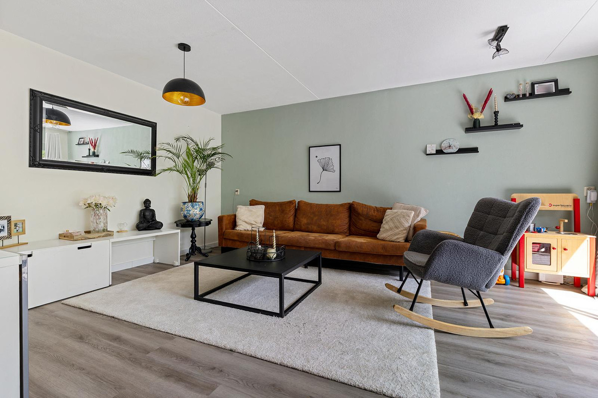 Tussenwoning te koop: H.J. Algrastraat 10, Amsterdam