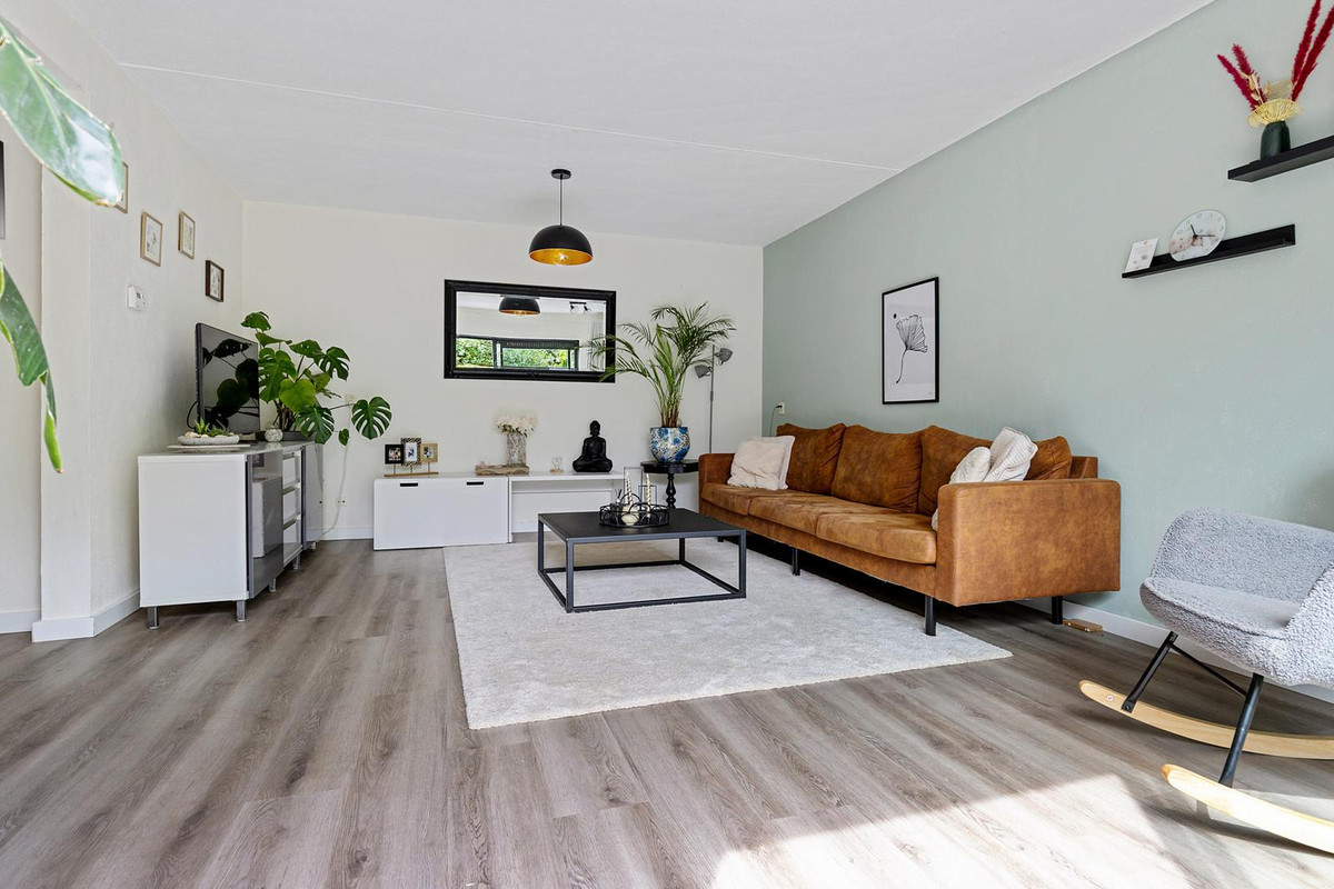 Tussenwoning te koop: H.J. Algrastraat 10, Amsterdam