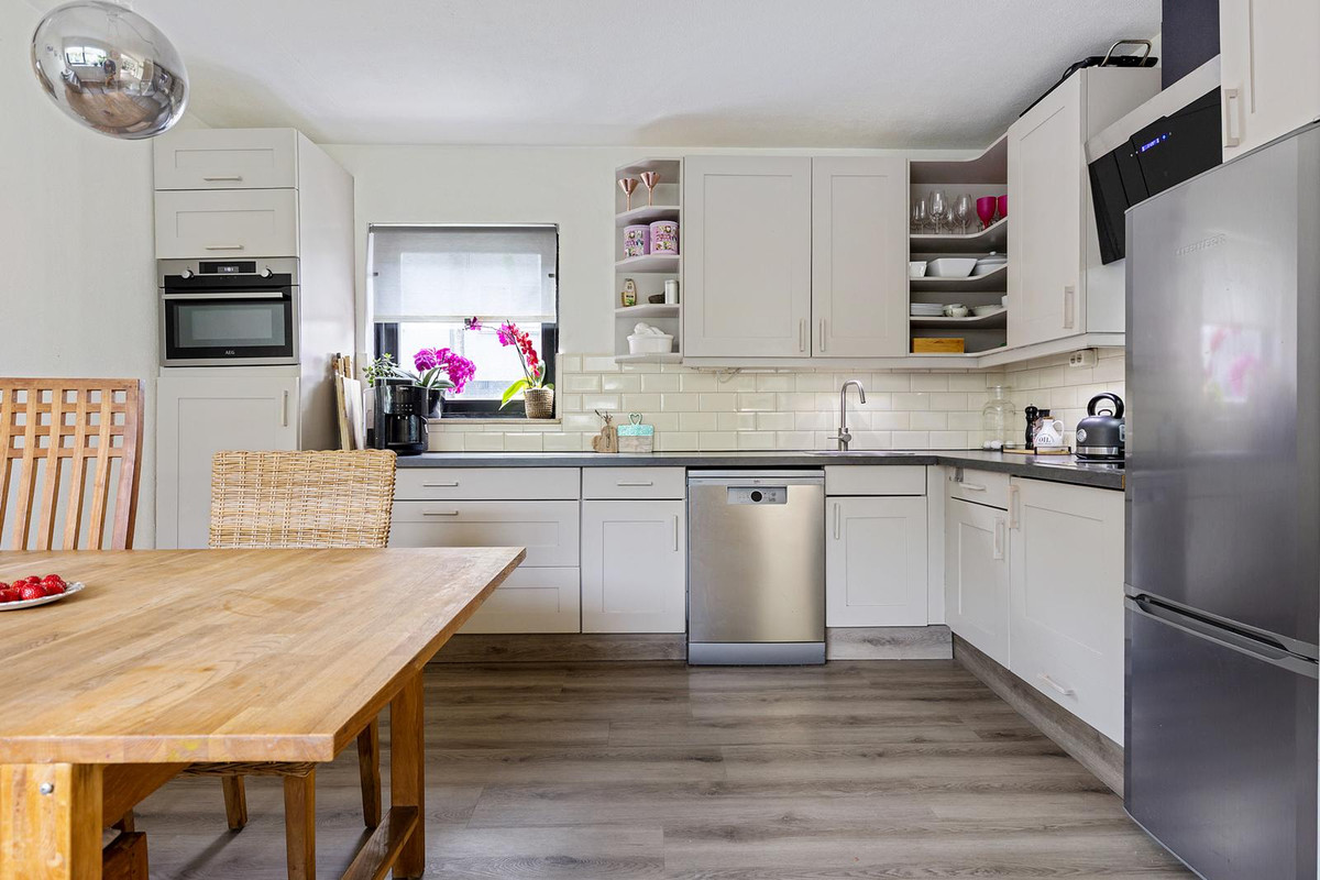 Tussenwoning te koop: H.J. Algrastraat 10, Amsterdam