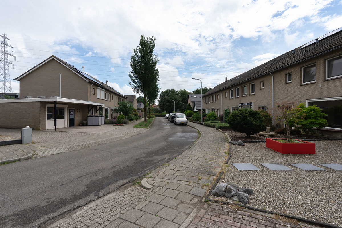 Tussenwoning te koop: Iepenlaan 14, Bemmel