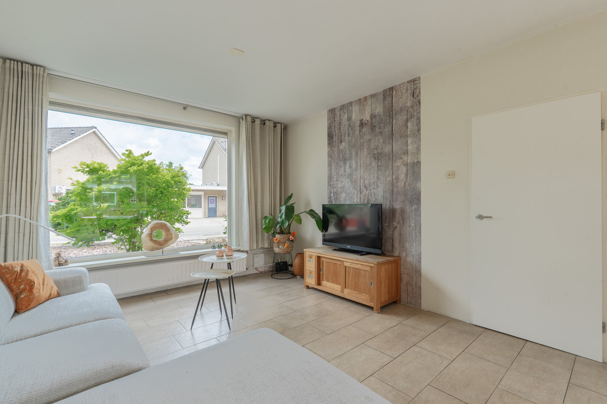 Tussenwoning te koop: Iepenlaan 14, Bemmel