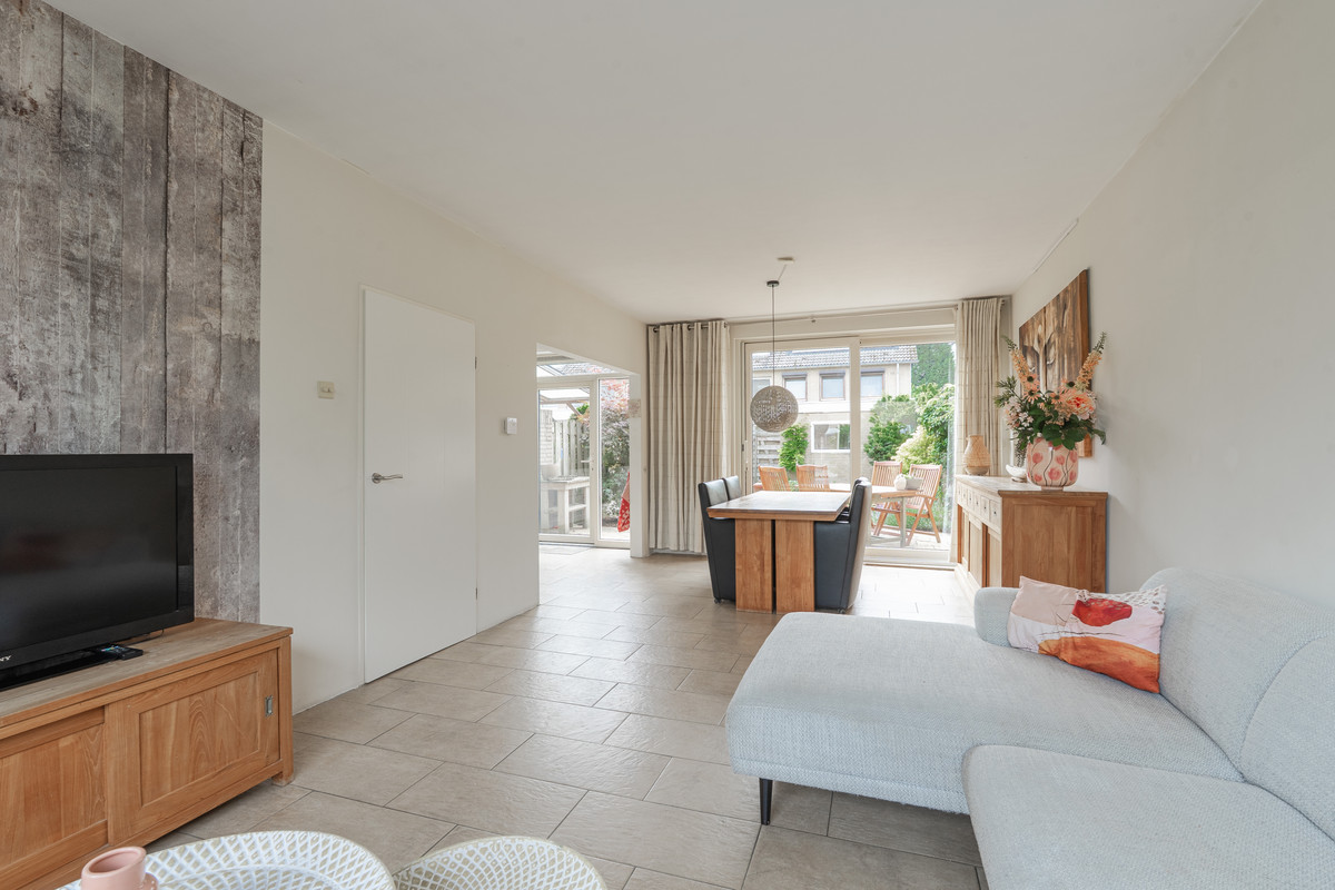 Tussenwoning te koop: Iepenlaan 14, Bemmel