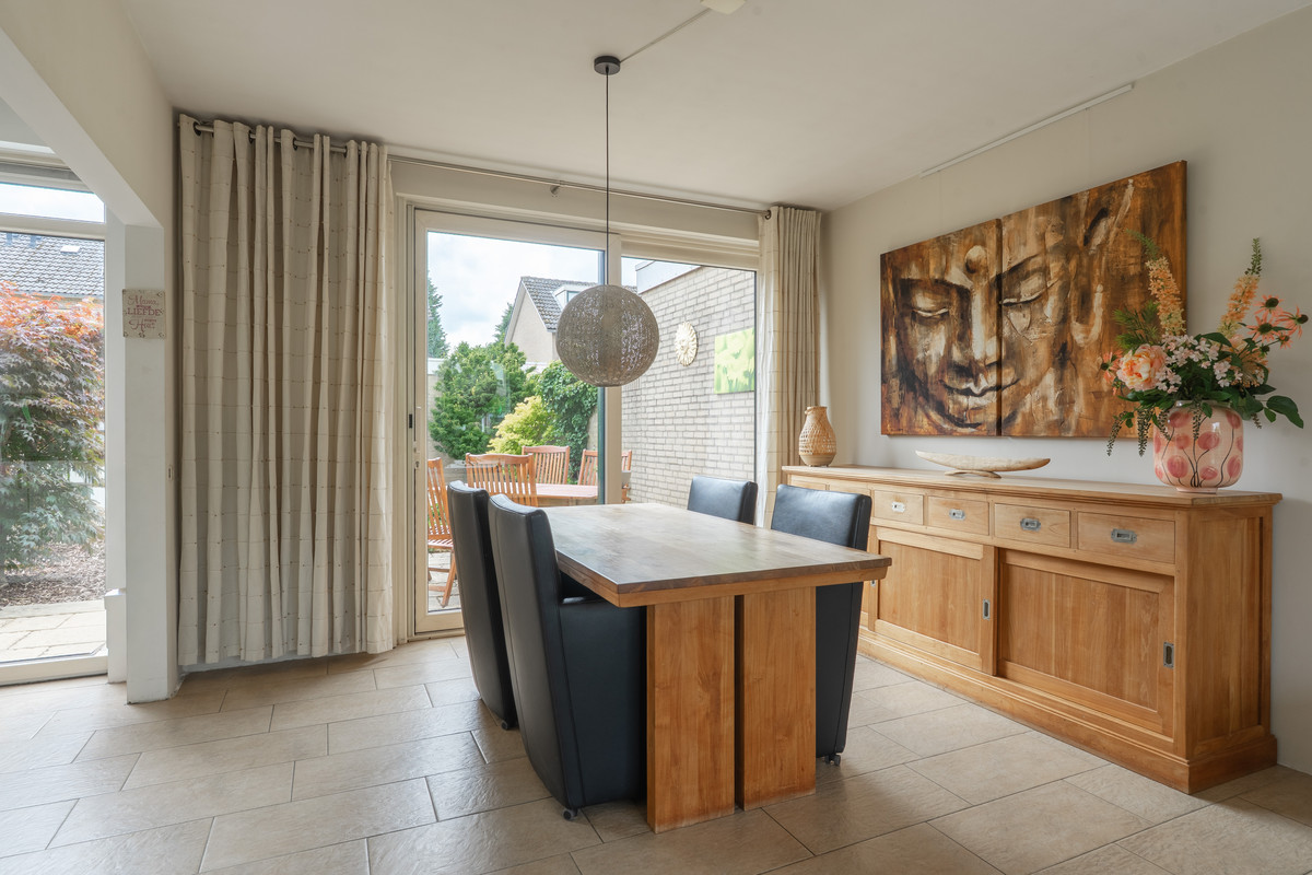 Tussenwoning te koop: Iepenlaan 14, Bemmel