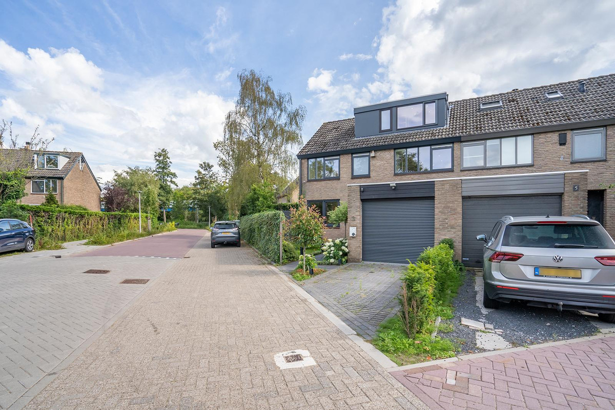 Twee-onder-één-kap te koop: Silkeborg 3, Capelle Aan Den Ijssel