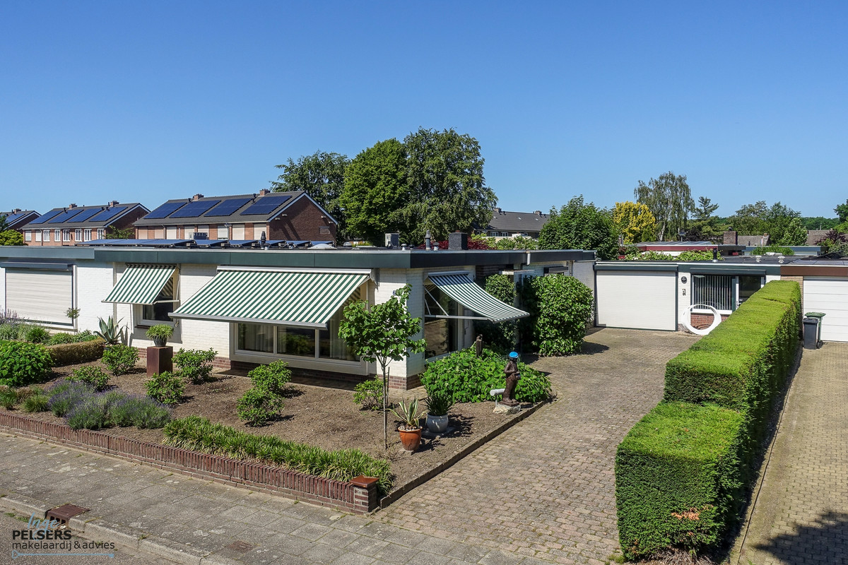 Twee-onder-één-kap te koop: Vincent Van Goghstraat 29, Reuver