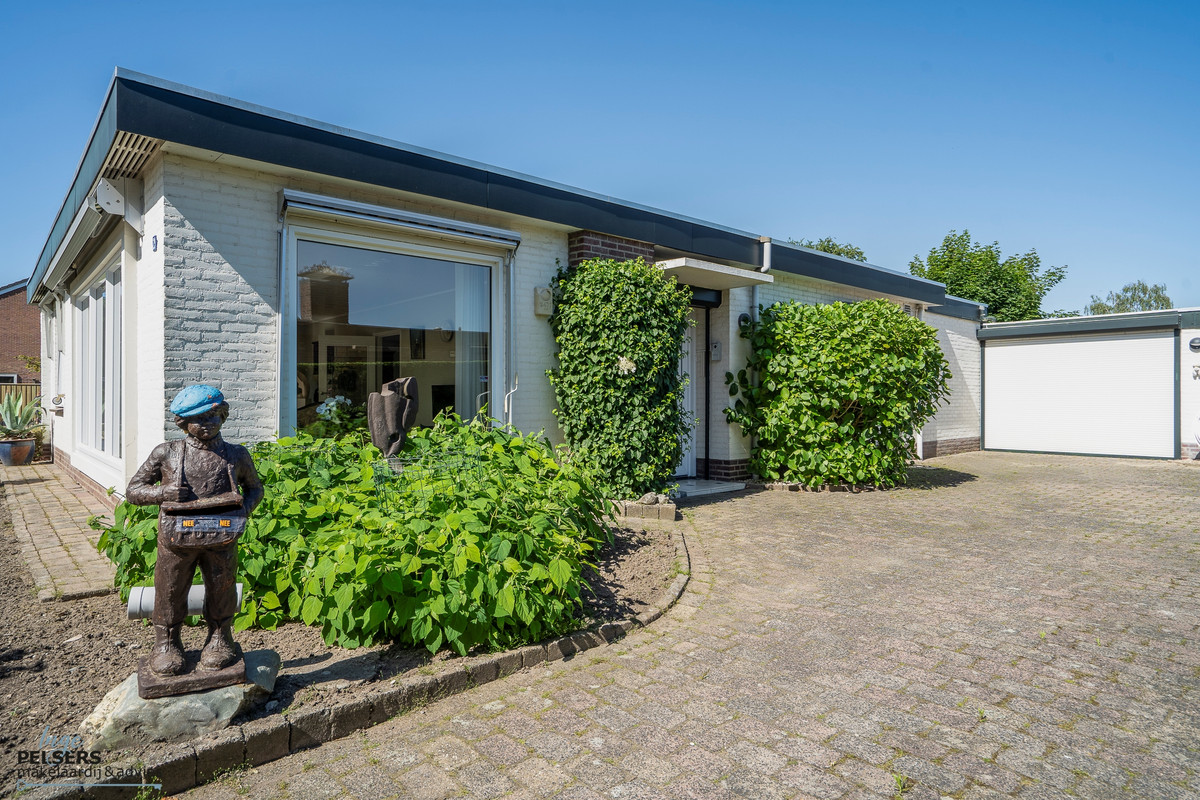 Twee-onder-één-kap te koop: Vincent Van Goghstraat 29, Reuver