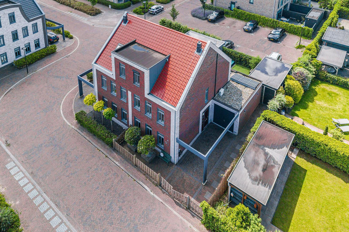 Twee-onder-één-kap te koop: Nachtegaalstraat 93, Heerhugowaard