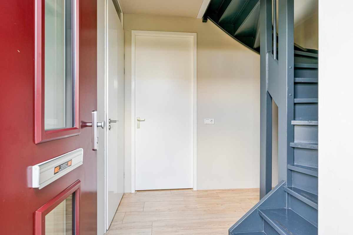 Twee-onder-één-kap te koop: Nachtegaalstraat 93, Heerhugowaard