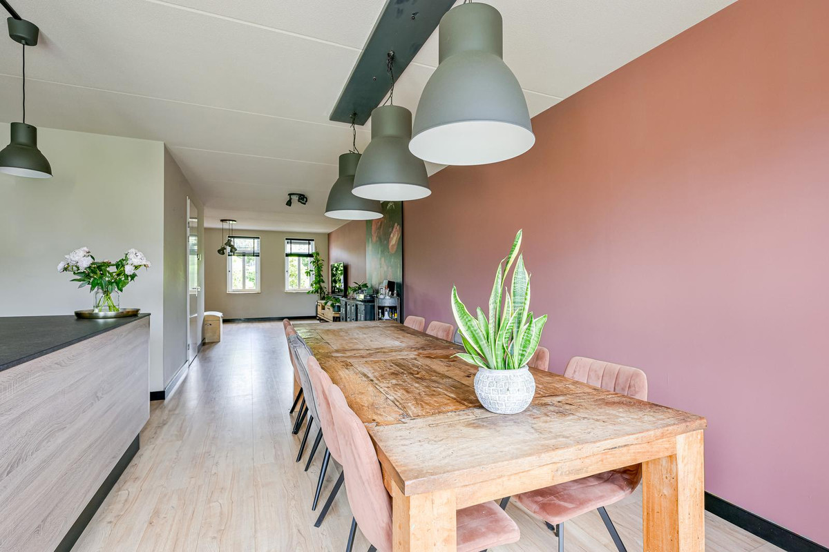 Twee-onder-één-kap te koop: Nachtegaalstraat 93, Heerhugowaard