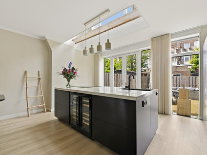J A Alberdingk Thijmstraat 53
