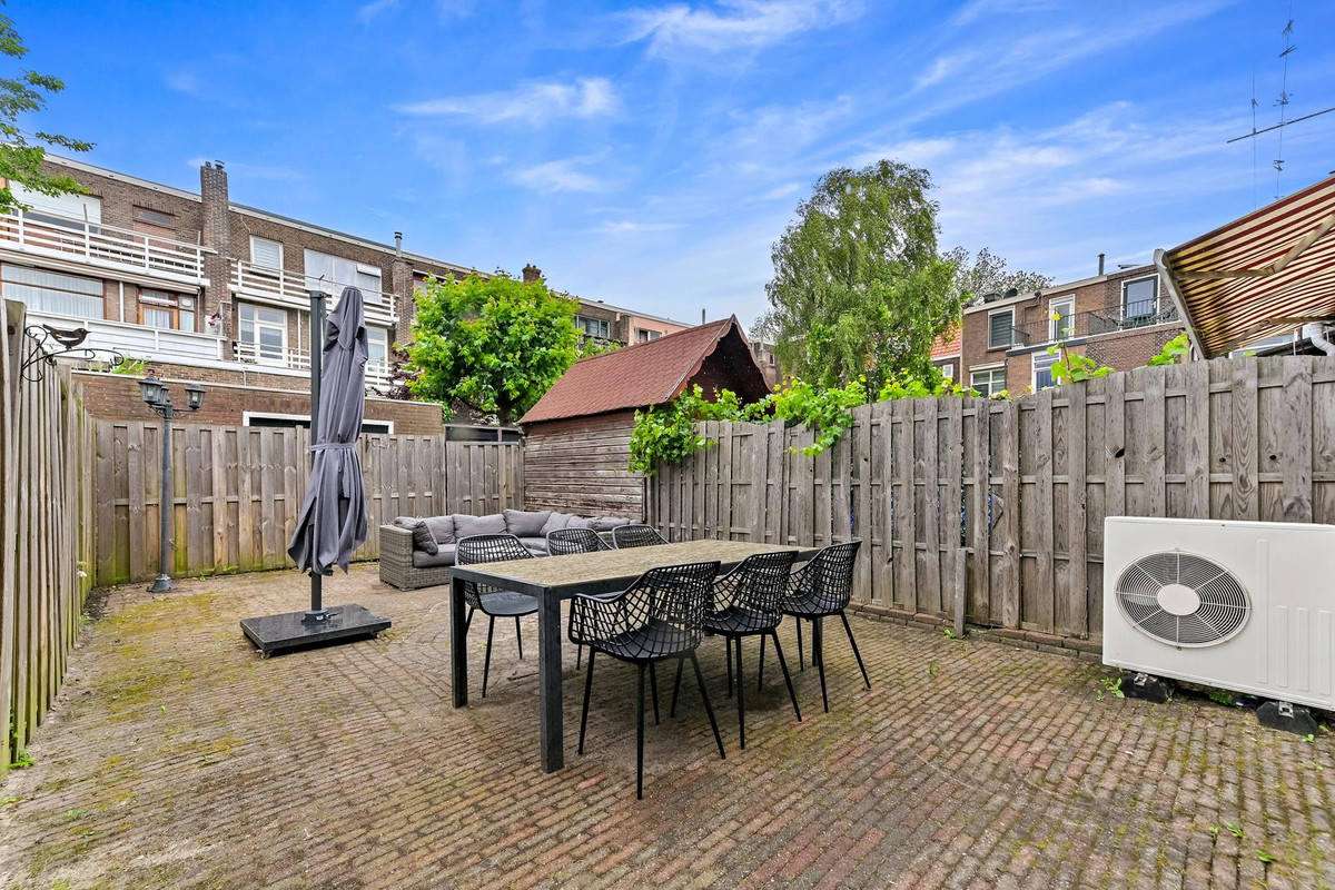 Tussenwoning te koop: J A Alberdingk Thijmstraat 53, Schiedam