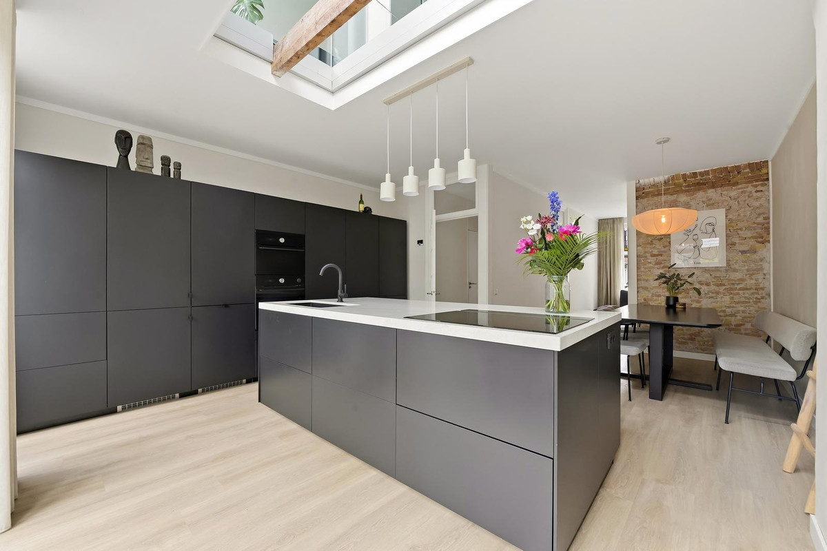 Tussenwoning te koop: J A Alberdingk Thijmstraat 53, Schiedam