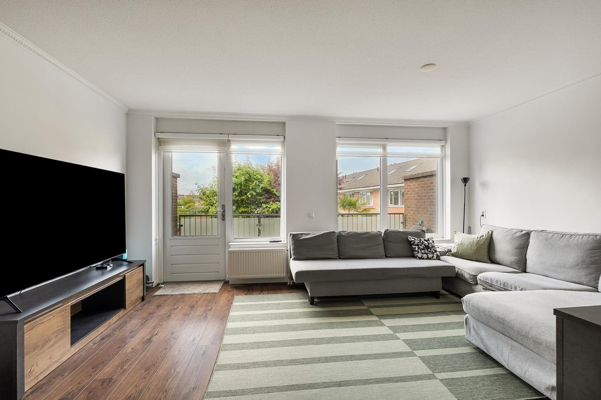 Appartement te koop: Lijsterbeswede 121, Barendrecht