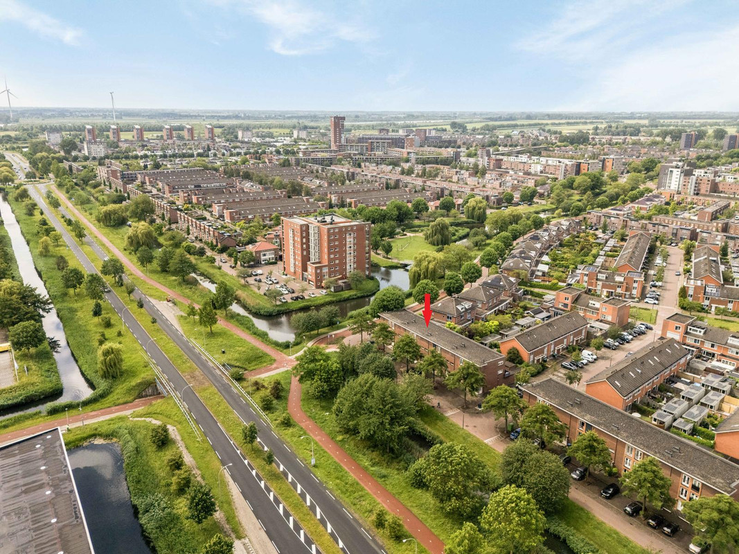Appartement te koop: Lijsterbeswede 121, Barendrecht