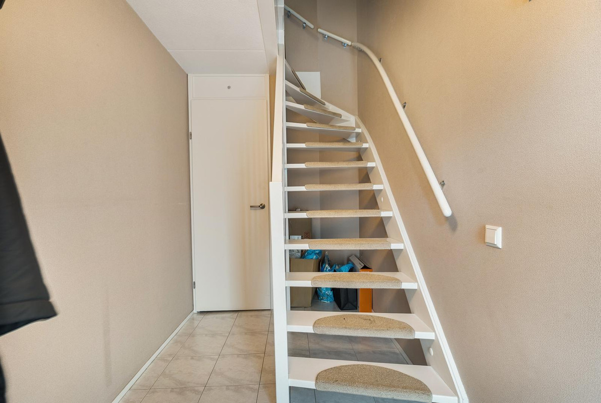 Appartement te koop: Lijsterbeswede 121, Barendrecht