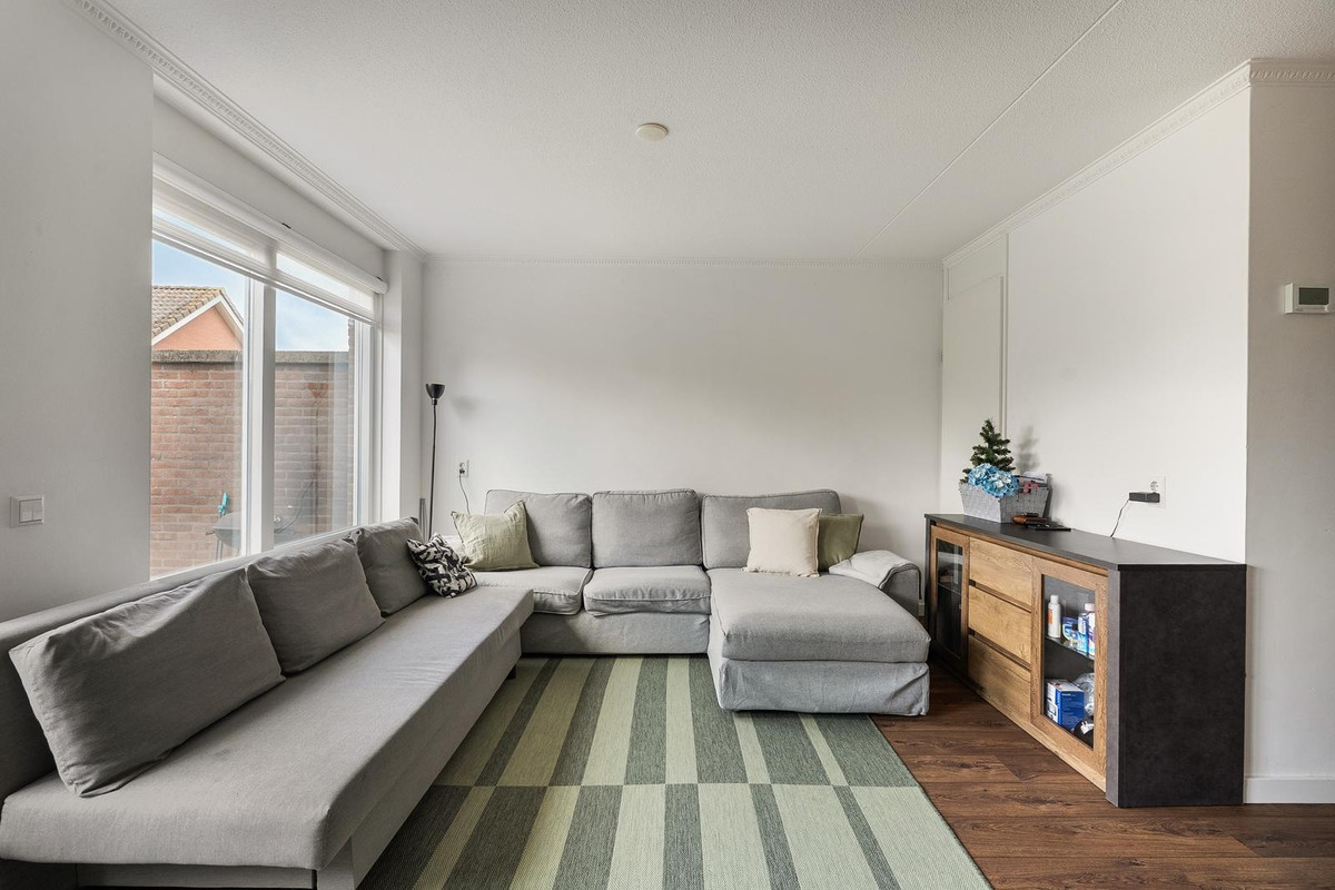 Appartement te koop: Lijsterbeswede 121, Barendrecht