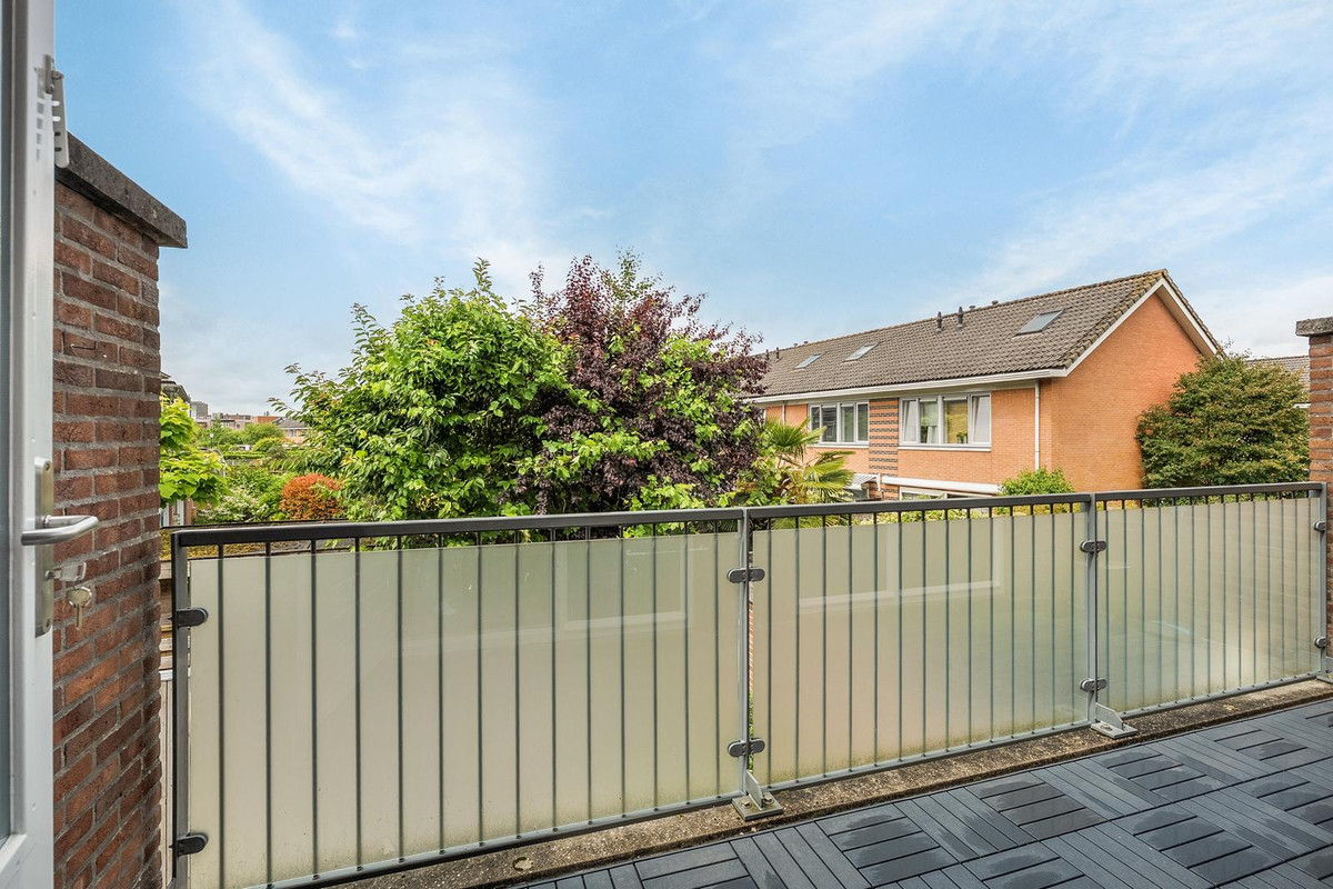Appartement te koop: Lijsterbeswede 121, Barendrecht