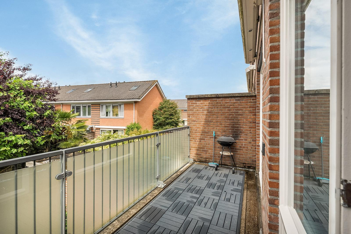 Appartement te koop: Lijsterbeswede 121, Barendrecht