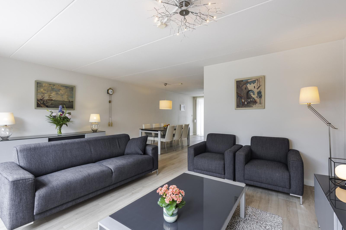 Tussenwoning te koop: Nieuweweg 6, Hardinxveld-Giessendam