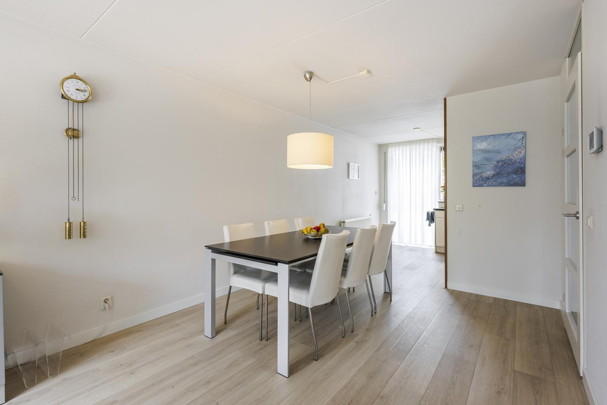 Tussenwoning te koop: Nieuweweg 6, Hardinxveld-Giessendam