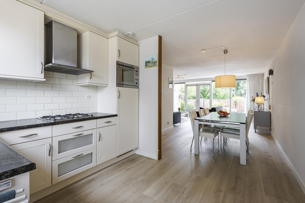 Tussenwoning te koop: Nieuweweg 6, Hardinxveld-Giessendam