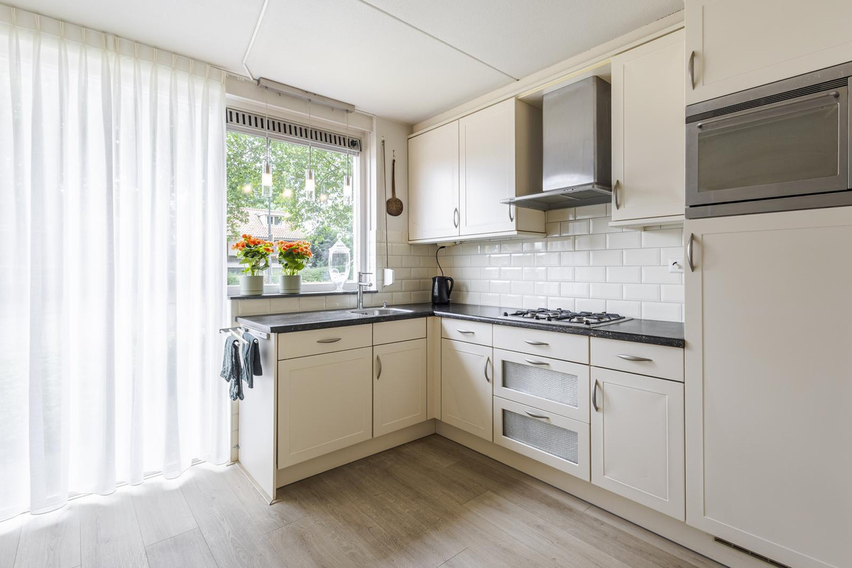 Tussenwoning te koop: Nieuweweg 6, Hardinxveld-Giessendam