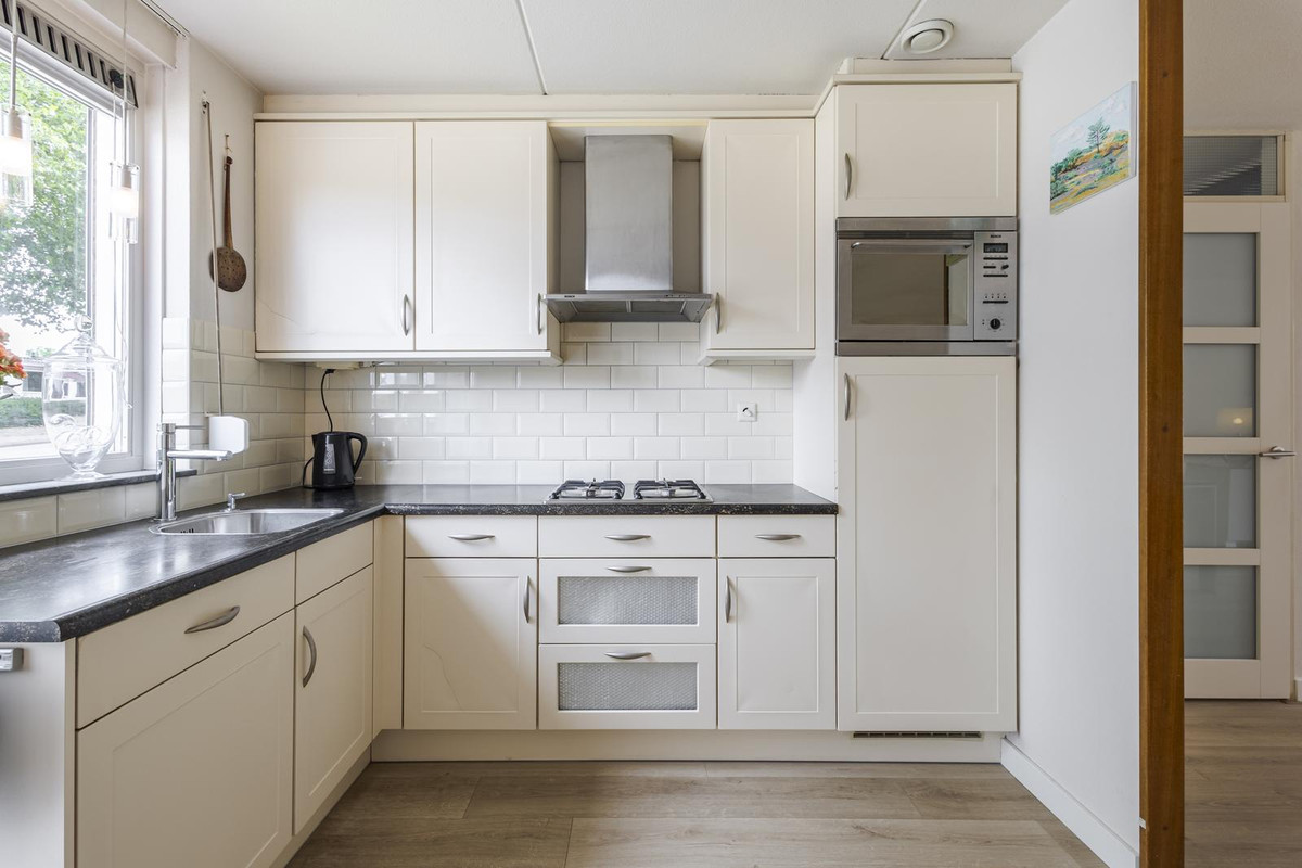 Tussenwoning te koop: Nieuweweg 6, Hardinxveld-Giessendam