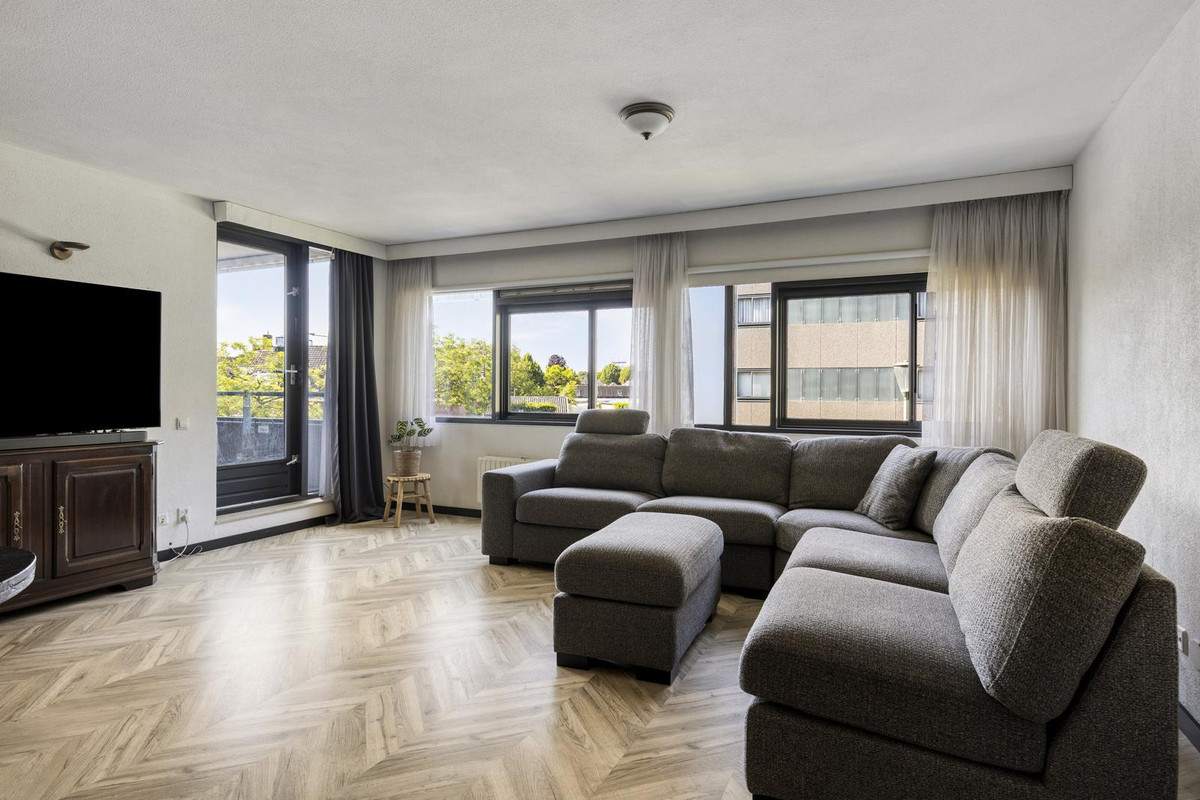 Appartement te koop: Mr. J.H. de Pontplein 83, Tilburg