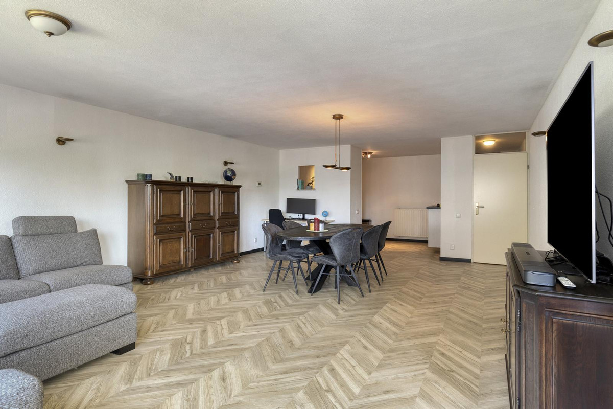 Appartement te koop: Mr. J.H. de Pontplein 83, Tilburg