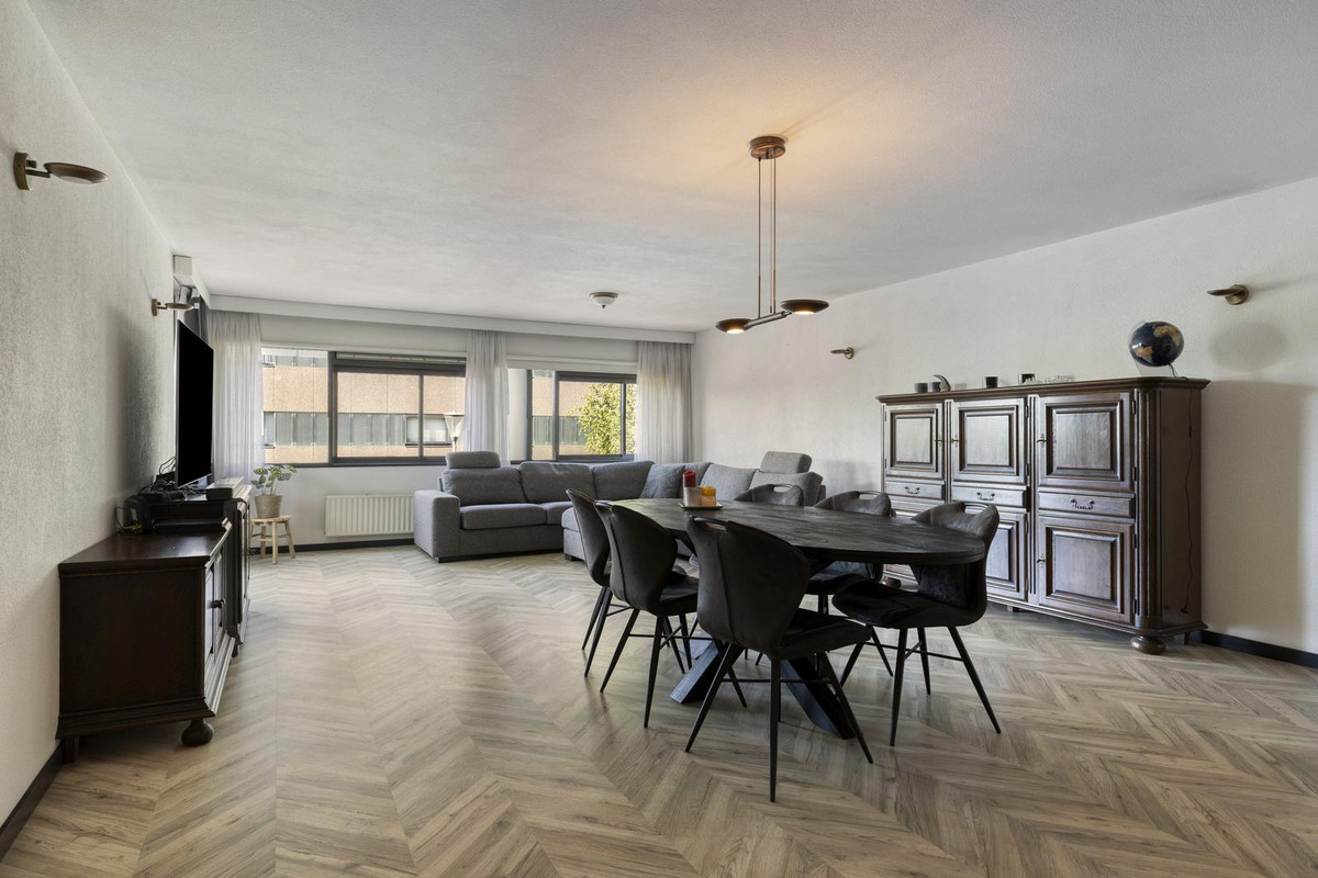 Appartement te koop: Mr. J.H. de Pontplein 83, Tilburg