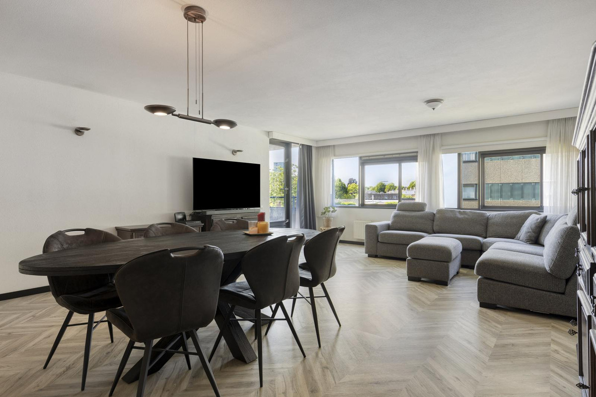 Appartement te koop: Mr. J.H. de Pontplein 83, Tilburg