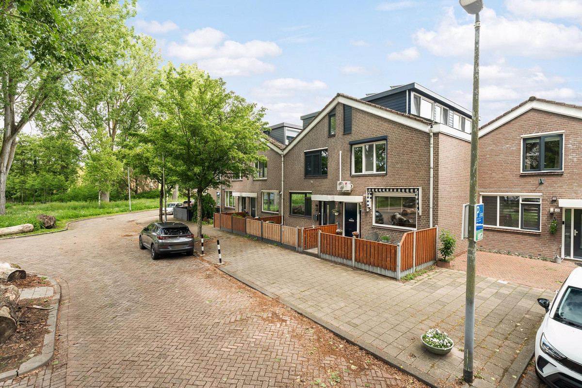 Tussenwoning te koop: Optenoord 8, Rotterdam