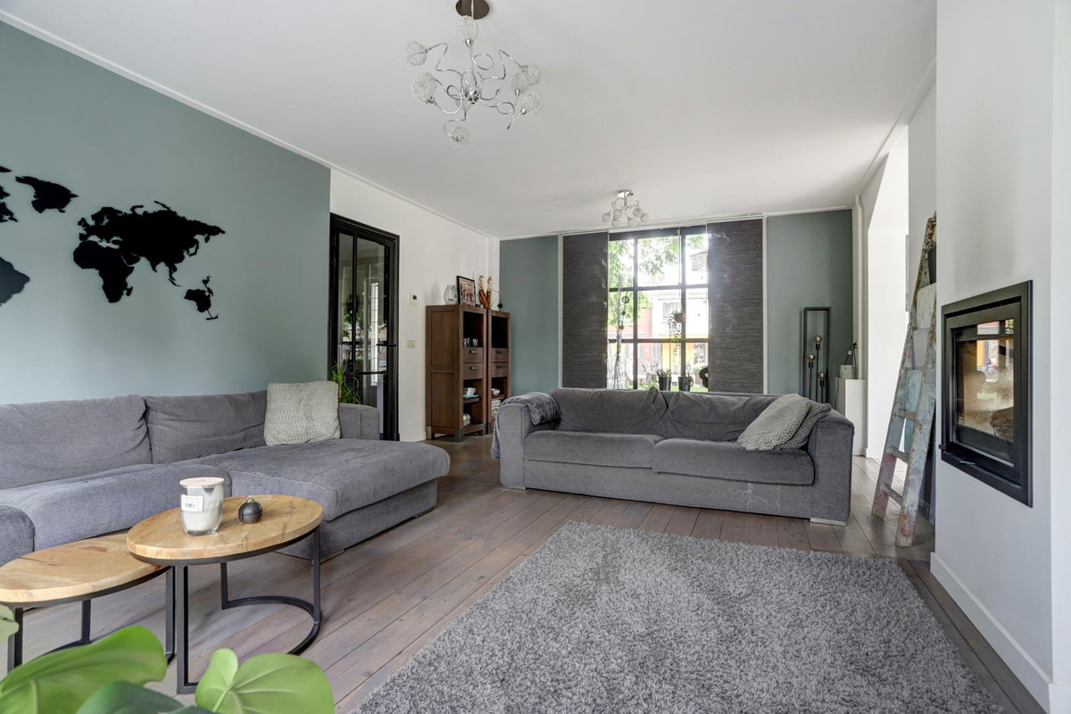 Vrijstaande woning te koop: Dorpsstraat 75, Krabbendijke