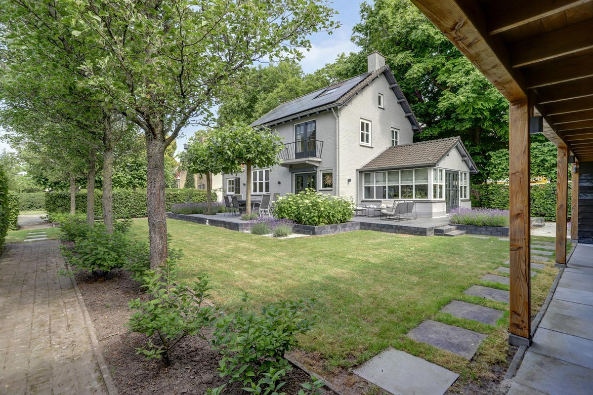 Vrijstaande woning te koop: Dorpsstraat 75, Krabbendijke