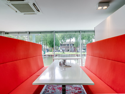 Bernhardstraat 1