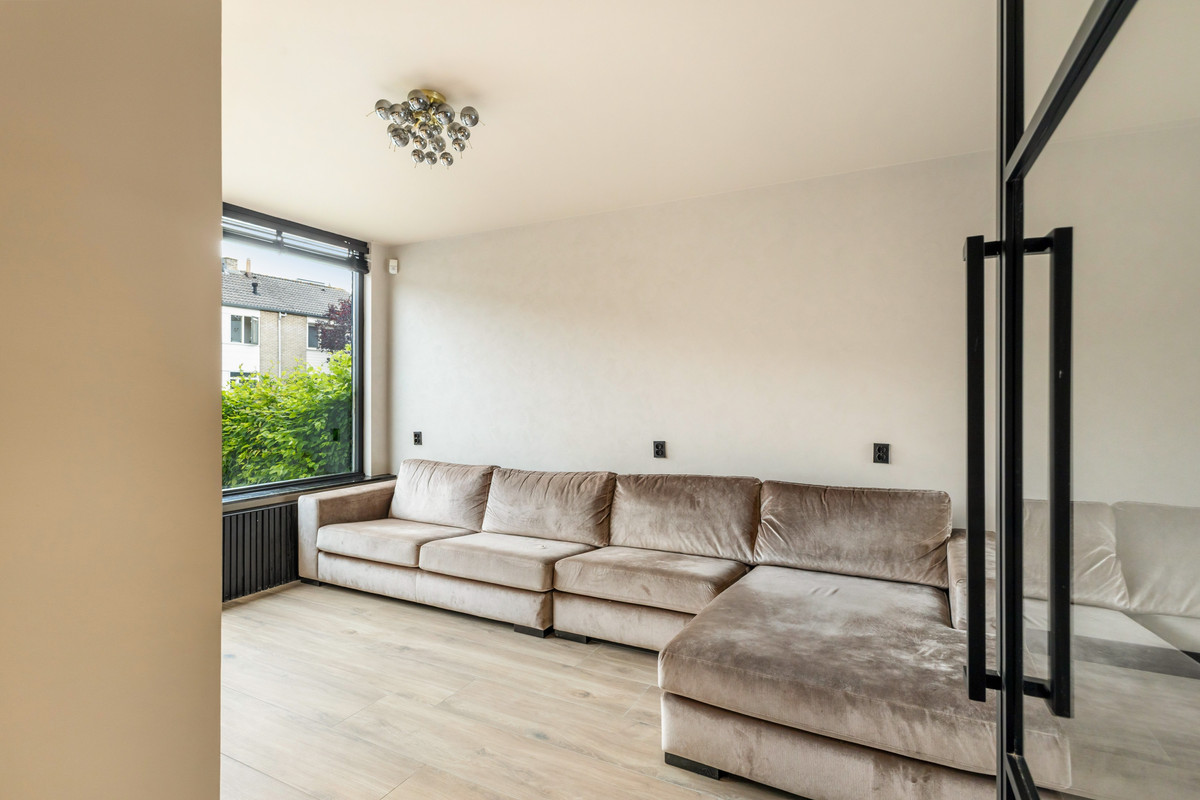 Tussenwoning te koop: Prins Mauritssingel 6, Beesd