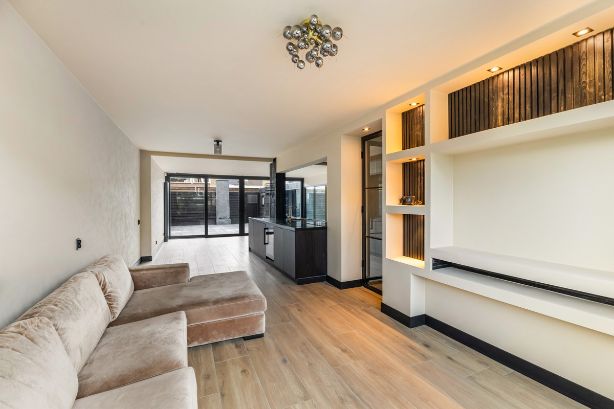 Tussenwoning te koop: Prins Mauritssingel 6, Beesd