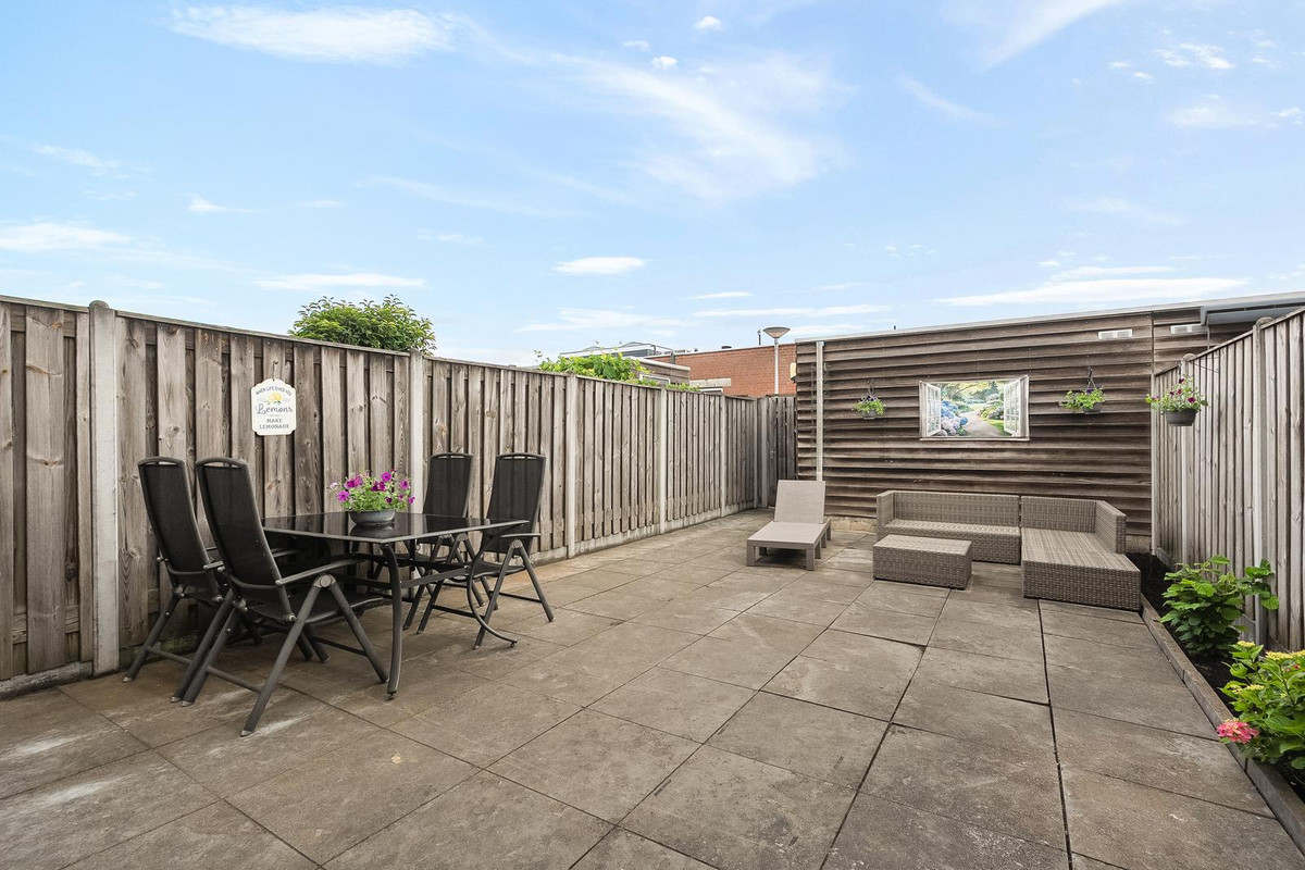 Tussenwoning te koop: Nieuwe Wetering 127, Hoogvliet Rotterdam