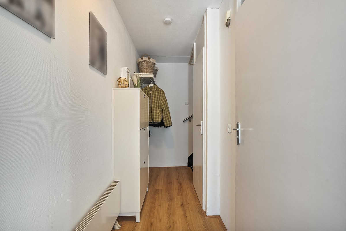 Tussenwoning te koop: Nieuwe Wetering 127, Hoogvliet Rotterdam