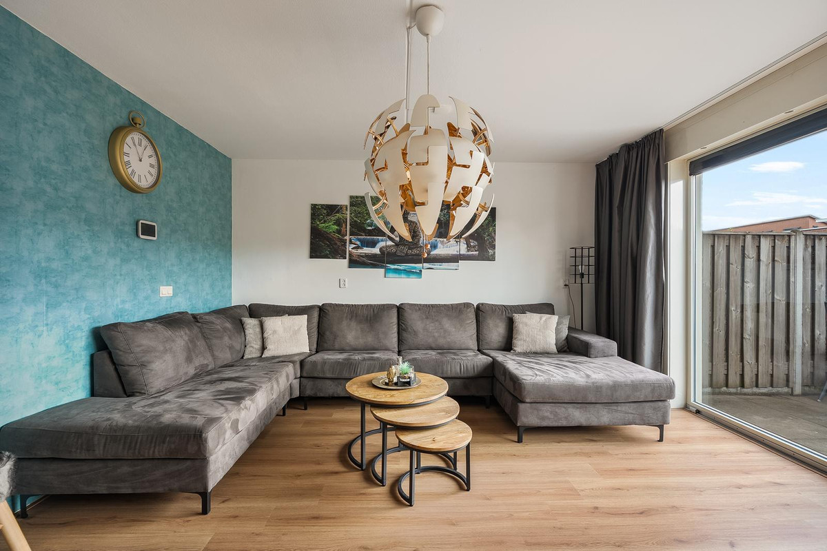 Tussenwoning te koop: Nieuwe Wetering 127, Hoogvliet Rotterdam